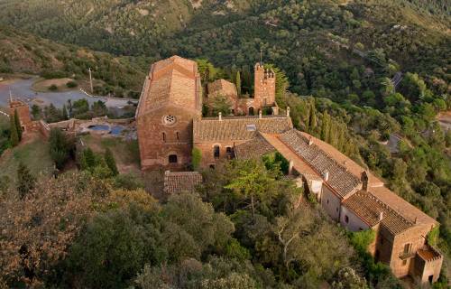 Aerial view of the Castle-Monastery of Escornalbou. SBA73 / Wikimedia Commons. CC BY-SA 2.0