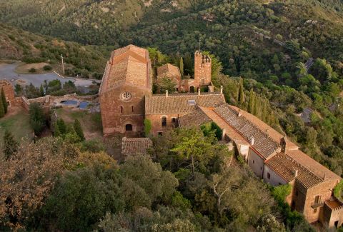 Vista aérea del Castell Monasterio  de Escornalbou. SBA73 / Wikimedia Commons. CC BY-SA 2.0