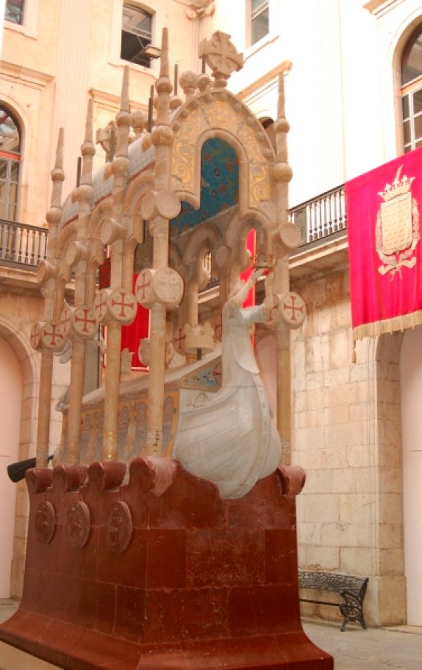 El IEC localiza y documenta más de 1.000 monumentos conmemorativos en Cataluña