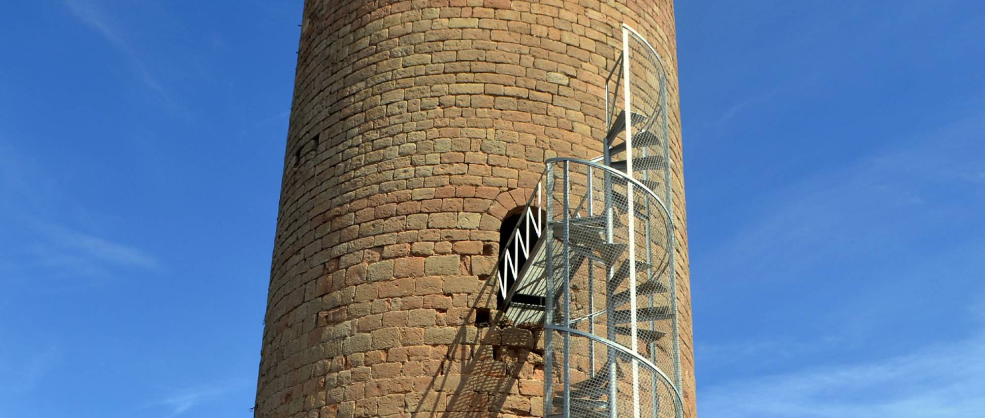 The Manresana Tower. Angela Llop / Wikimedia Commons. CC BY-SA 2.0