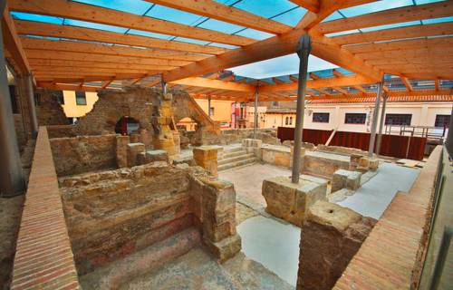 Roman baths of Caldes de Malavella. CC BY-SA 3.0 - Gigiland / Wikimedia Commons