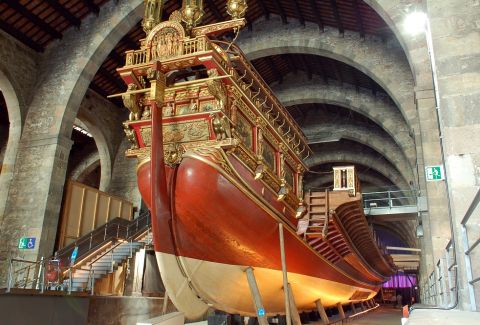 Reproduction of the Royal Galley of Juan de Austria at the Maritime Museum of Barcelona. CC BY-SA 2.5 - Fritz Geller-Grimm  / Wikimedia Commons