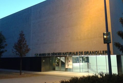 Façana del Museu de Ciències Naturals de Granollers.  CC BY-SA 4.0 - Vàngelis Villar / Wikimedia Commons
