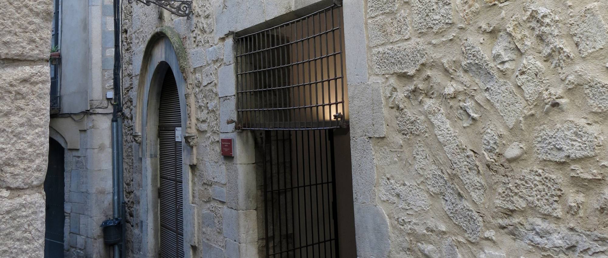 Entrada del Museu d'Història de Girona. CC BY-SA 4.0 - Enfo / Wikimedia Commons