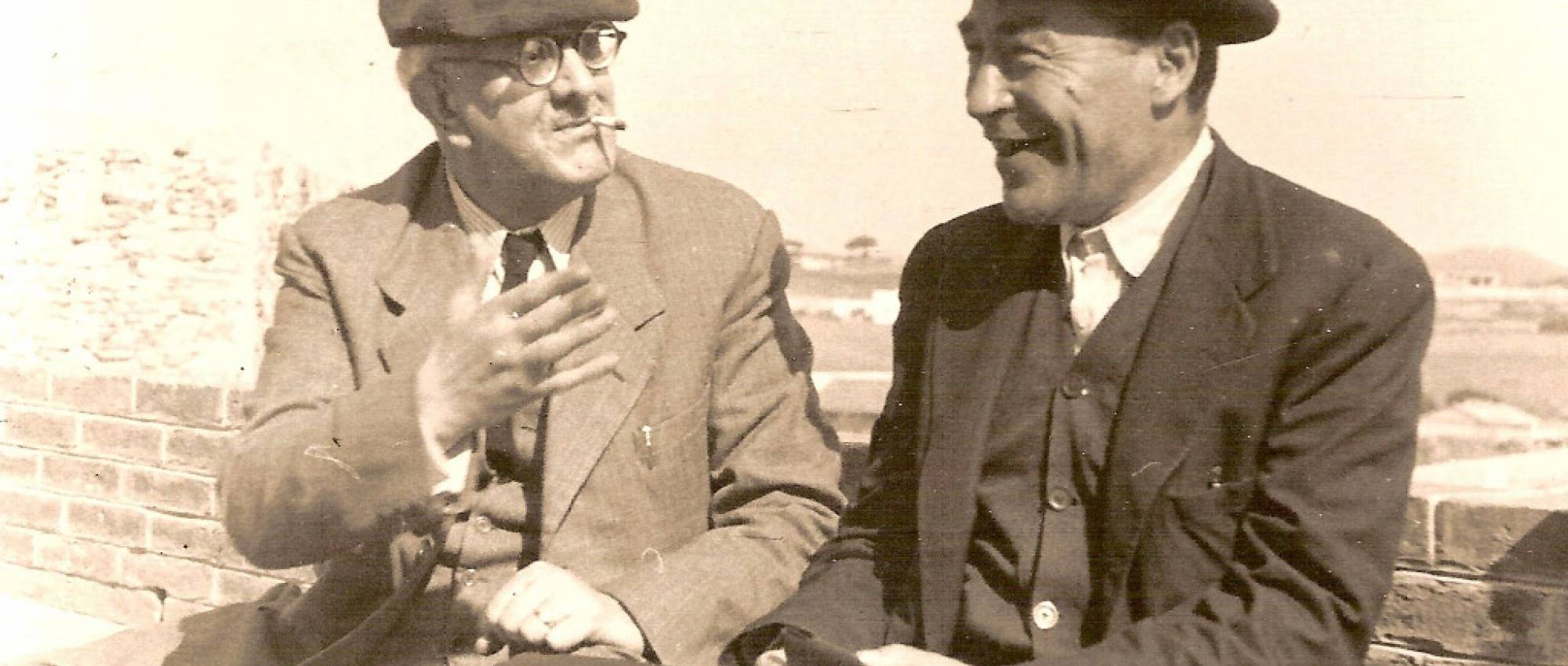 Josep Pla (dreta) amb Manuel Brunet. Domini públic