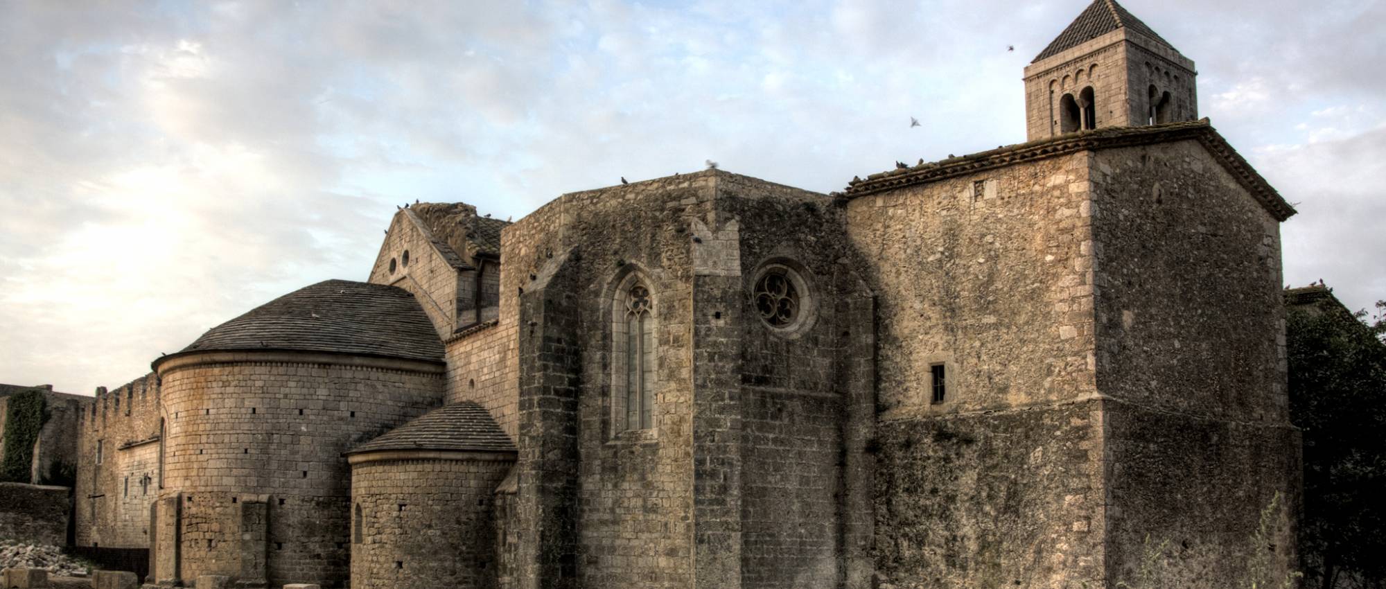 Monastery of Santa Maria de Vilabertran. Albert Sarola Juanola / Wikimedia Commons. CC BY-SA 3.0 ES